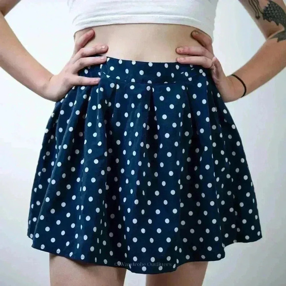 Aeropostale Polka Dot Circle Skater Mini Skirt - M - Picture 2 of 6